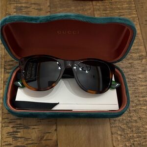 Gucci Black and Brown Sunglasses
